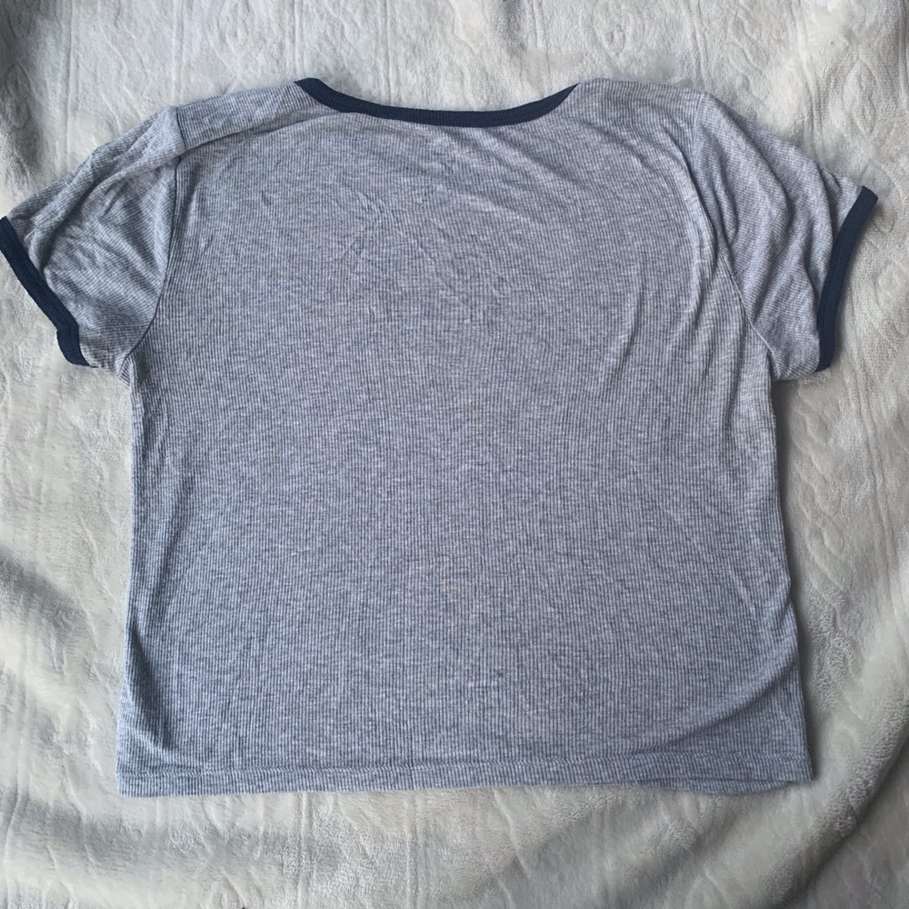 Cropped shirt - Picture 2 of 3